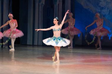 Bale dansçısı Katerina Kukhar sırasında Corsar bale