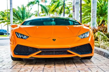 Turuncu lüks spor araba Lamborghini Aventador