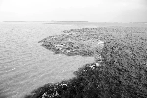 Water meeting in brazil -amazon river with rio del negro — Stock Photo, Image