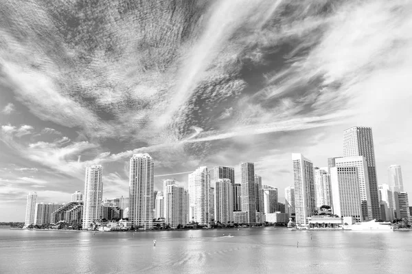 Miami, krajina s mrakodrapy v Bayside — Stock fotografie