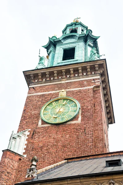 Turm mit Uhr in Krakau, Polen — Stockfoto