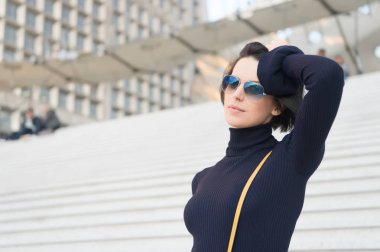 Hırs, meydan okuma, başarı konsepti, Parisli kadın