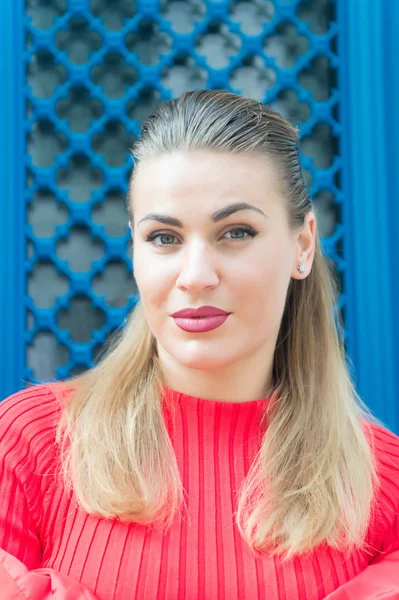 Paris, Fransa, yüzüne makyaj kadınla