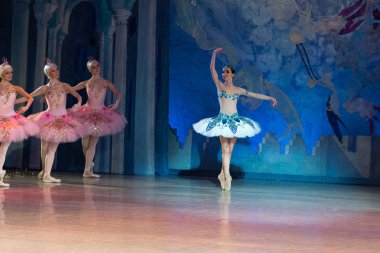 Bale dansçısı Katerina Kukhar sırasında Corsar bale