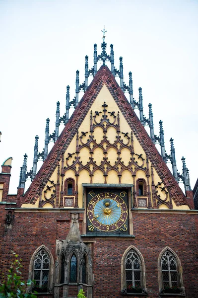 Rathaus-Uhrenhaus in Breslau, Polen — Stockfoto