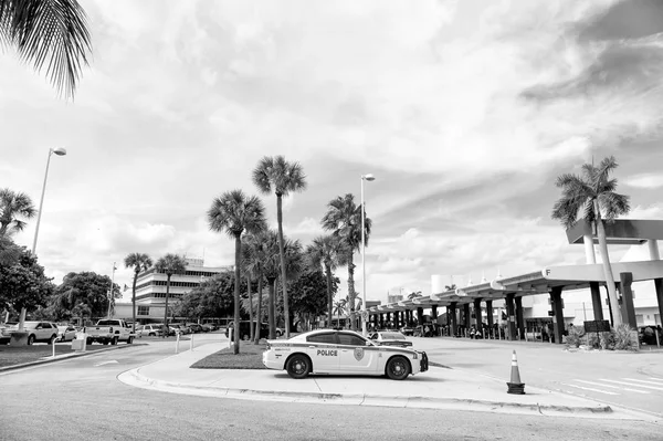 Policejní auto, 911 auto na chodníku road, Miami, Florida — Stock fotografie