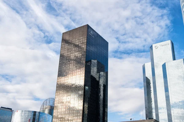 Office tower of black glass cladding in paris, france — Stock Photo, Image