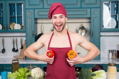 Maço Şef şapkalı, önlük mutlu gülümseme biber ile