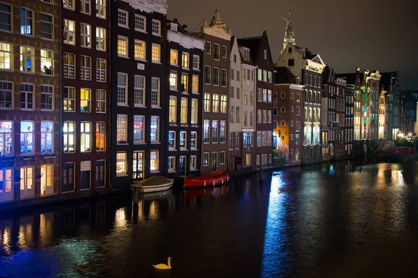 River channel and houses in Amsterdam, Netherlands — Stock Photo, Image