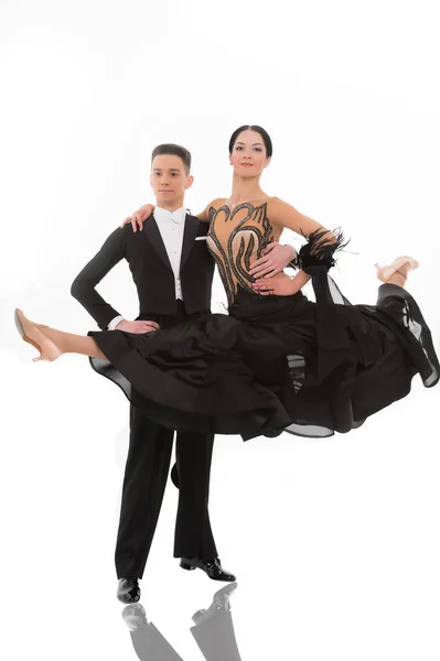 Tanzpaar in Tanzpose isoliert auf weißem Hintergrund — Stockfoto