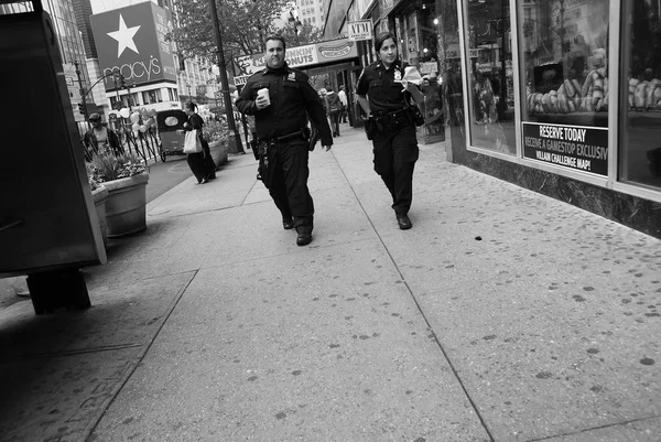 New york, ABD devriye iki Amerikan polis memuru — Stok fotoğraf