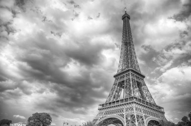 Eyfel Kulesi Paris, Fransa'da gün batımında. HDR > romantik seyahat ba