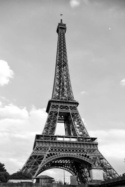 Eyfel Kulesi Paris, Fransa'da gün batımında. Romantik seyahat backgro
