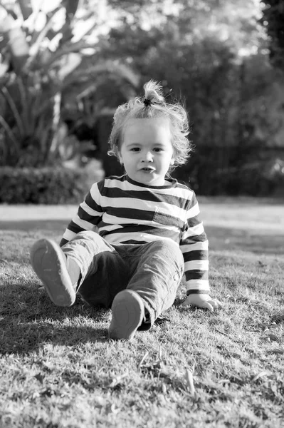 Kleiner Junge Oder Niedliches Kind Mit Glücklichem Gesicht Und Blonden — Stockfoto