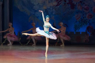 Bale dansçısı Katerina Kukhar sırasında Corsar bale