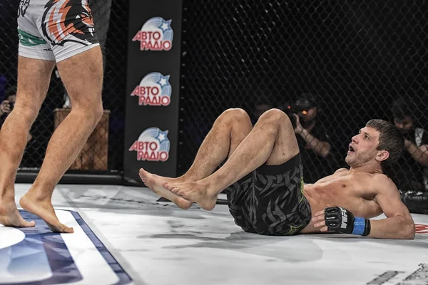 Mma Kämpfer kämpfen am Ring — Stockfoto