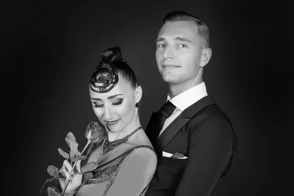 Aşk Teklif Tarih Mutlu Çift Balo Salonu Dansçılar Koyu Arka — Stok fotoğraf