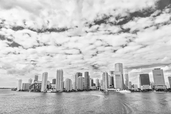 Flygfoto Över Miami Waterfront Skyline Downtown Solig Dag — Stockfoto