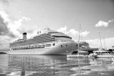 St.Johns, Antigua-Mart 5. 2017: cruise gemisi Costa Magica demirlemiş Karayip Denizi, st. Johns, Antigua. Meclisi ve seyahat kavramı