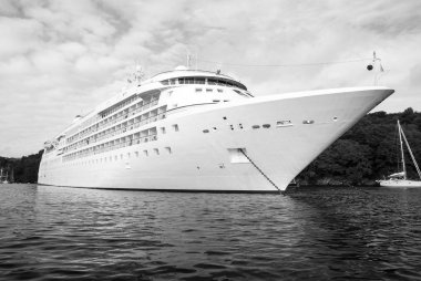 Büyük lüks beyaz cruise gemi liner Fowey