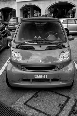 Kırmızı ferrari akıllı araba