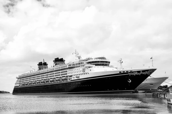Nassau Bahamy Styczeń 2016 Duży Luksusowy Statek Wycieczkowy Disney Wonder — Zdjęcie stockowe