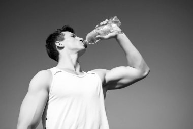 Vücut kas el kasları pazı, triceps ile