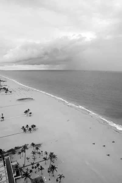 Mar e praia em Fort Lauderdale, EUA — Fotografia de Stock