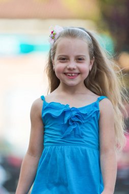 Mutlu çocukluk, tasasız kavramı