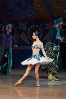 Bale dansçısı Katerina Kukhar sırasında Corsar bale