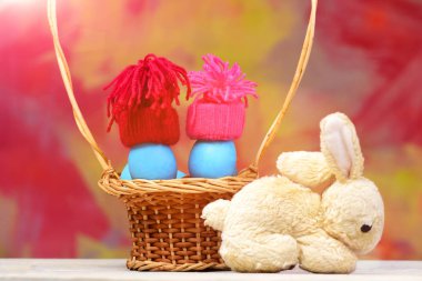 Paskalya tatili, mavi Şirinler yumurta sepeti, tavşan şapka