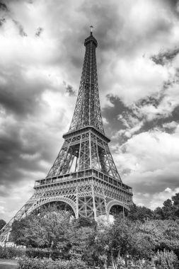Eyfel Kulesi Paris, Fransa'da gün batımında. HDR. romantik seyahat ba