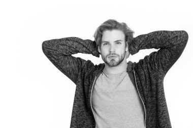 Sakal ve şık saç adam.