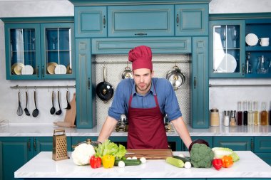 Adam şef aşçı mutfak mutfağı