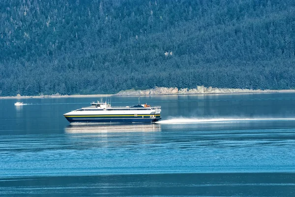 Nave, trasporto per via navigabile, trasporto in Alaska — Foto Stock