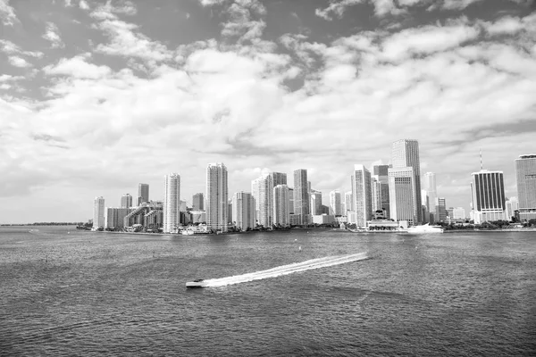 Flygfoto över Miami waterfront — Stockfoto