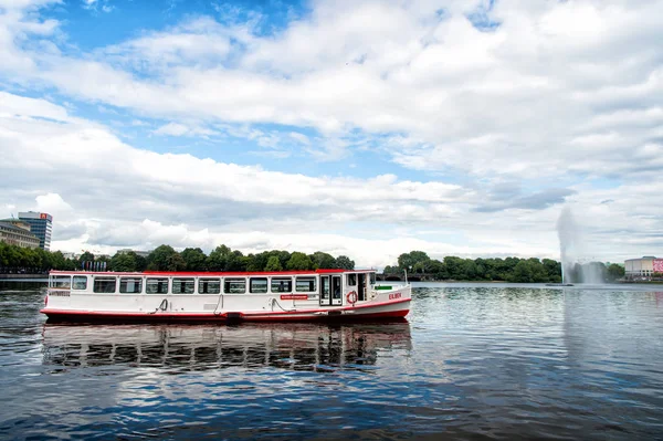 Vody turistické, výlet, dobrodružství v Hamburku, Německo — Stock fotografie