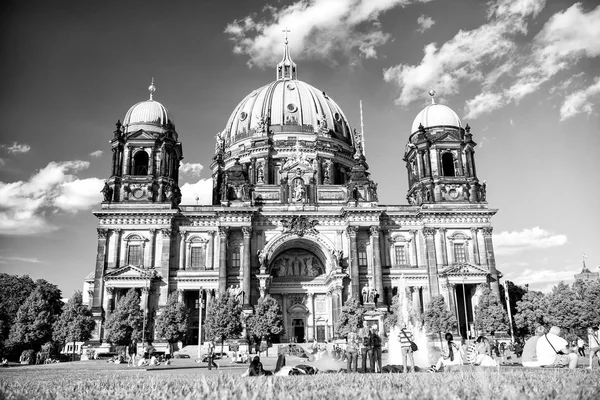 Utsikt över Berlins katedral i Berlin — Stockfoto