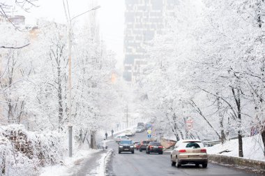 Şehir trafik kışın, taşıma