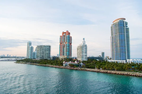 Beautiful coastline of Miami Beach shot from air — Stock Photo, Image