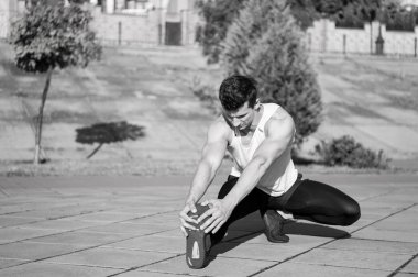 Maço eşofman kentsel peyzaj üzerinde uygun