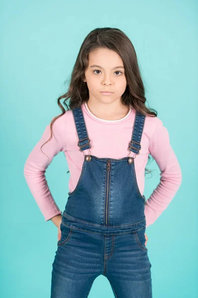 Moda infantil, estilo casual —  Fotos de Stock