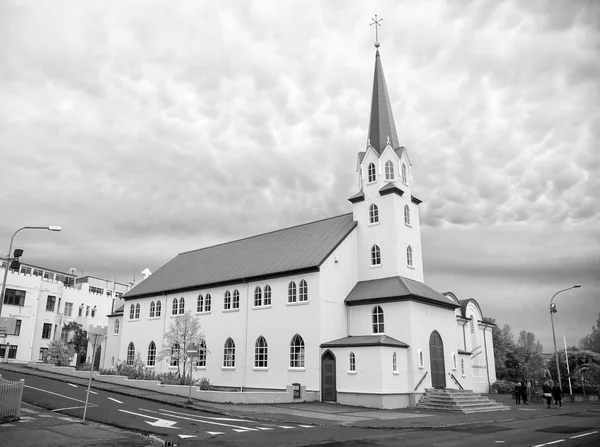 Kostel na zatažené obloze, Reykjavík, Island — Stock fotografie