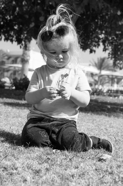 Boy Sunglasses Head Blond Hair Sit Leaf Green Grass Lawn — Stock Photo, Image