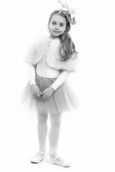 Κορίτσι στο ακρωτήριο γούνα και ροζ φούστα που απομονώνονται σε λευκό — Φωτογραφία Αρχείου