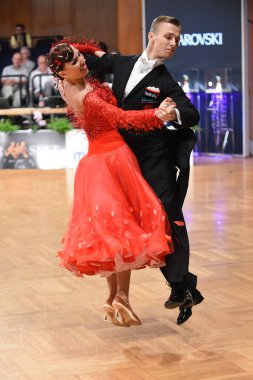 Alman Açık Şampiyonası 'nda Grand Slam Standart sırasında dans eden kimliği belirsiz bir çift.