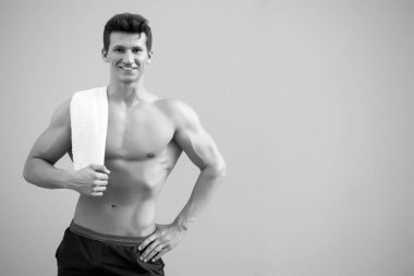 Güçlü kollar, pazı ve dayanıklılık atlet