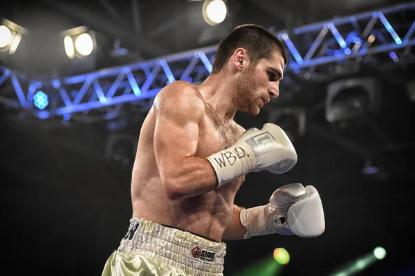 Boxeadores no identificados en el ring durante la lucha por los puntos de ranking — Foto de Stock