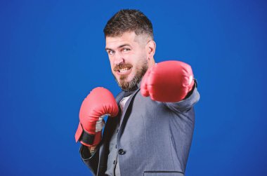 Çalışmaya kanıtlanmış Taktikler. Saldırı ve savunma kavramı. Başarılı bir iş adamı. Ceza savunma avukatı stratejileri planlama. İşadamı aşınma boks eldivenleri. En iyi ceza savunma avukat stratejileri