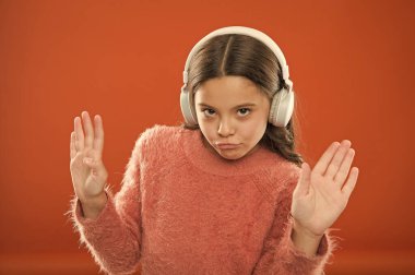 Ücretsiz dinle. Müzik hesap abone ücreti almak. Milyonlarca erişim şarkıları. Müzik konsepti tadını çıkarın. Eller kablosuz modern teknoloji ile serbest tutun. Kız çocuğu dinle müzik modern kablosuz kulaklık